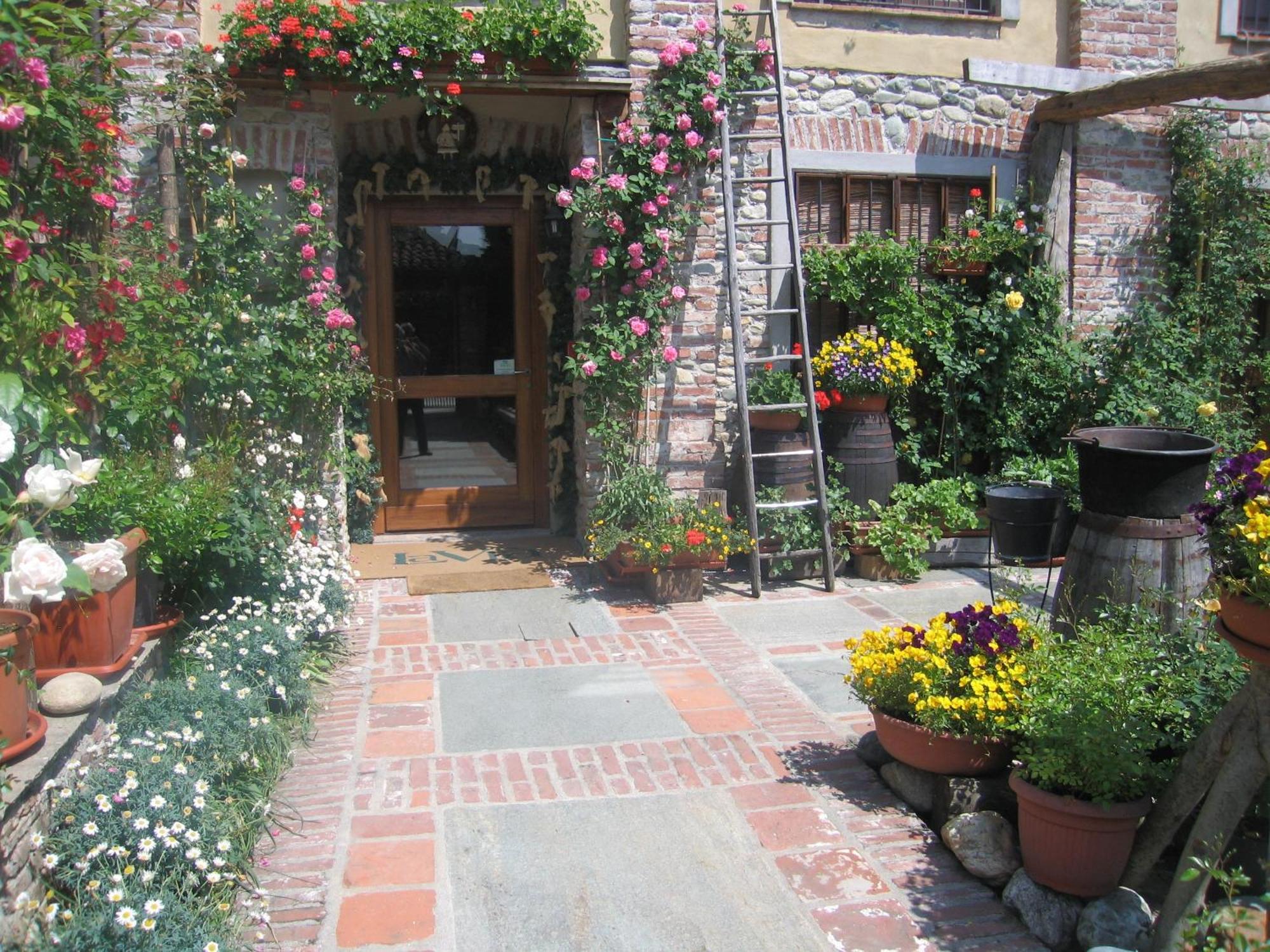La Via' Bed and Breakfast Καβούρ Εξωτερικό φωτογραφία